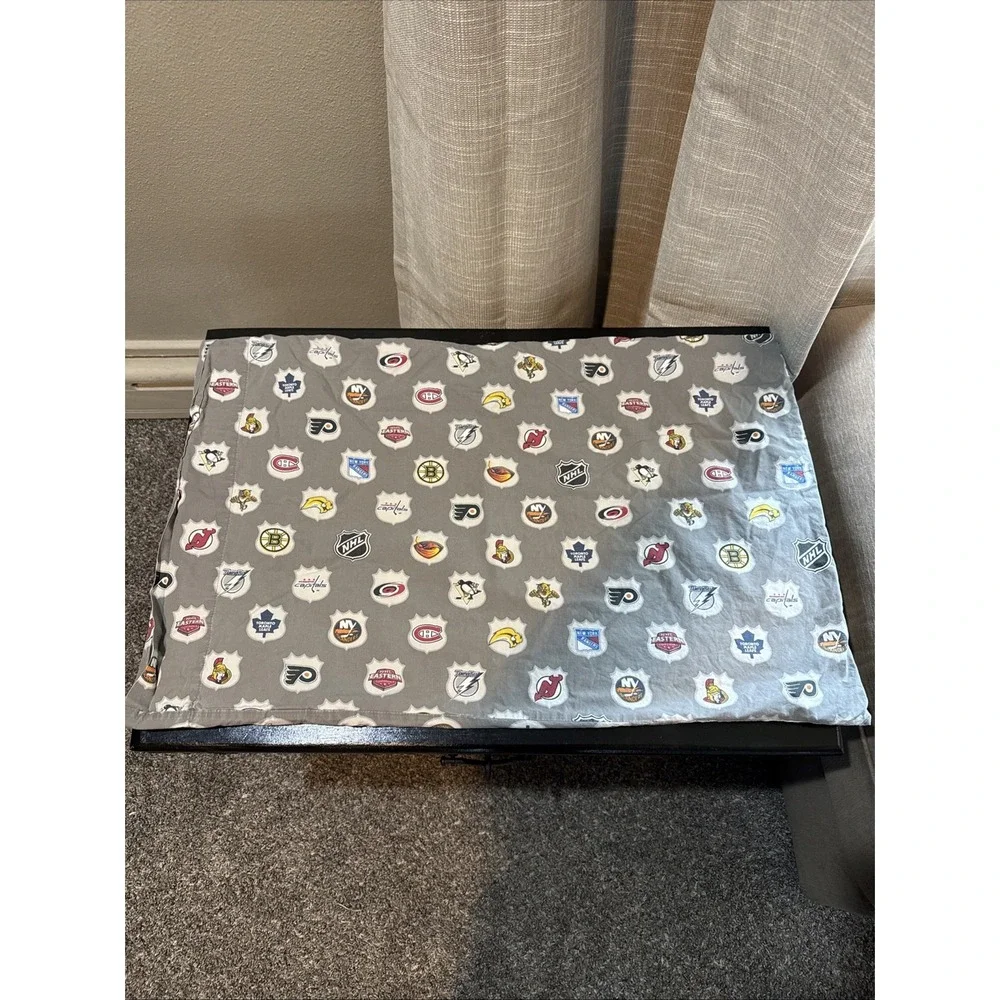 NHL Pottery Barn Teen PB Pillowcase Sheet GRAY used Standard 2007